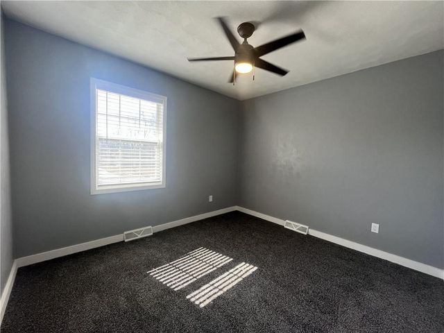 321 E Mason Street, Odessa, MO 64076