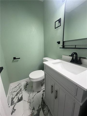 321 E Mason Street, Odessa, MO 64076