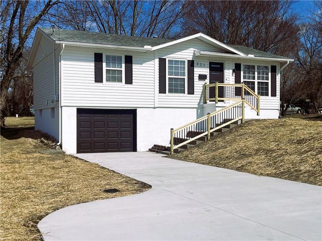 321 E Mason Street, Odessa, MO 64076