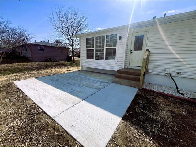 321 E Mason Street, Odessa, MO 64076