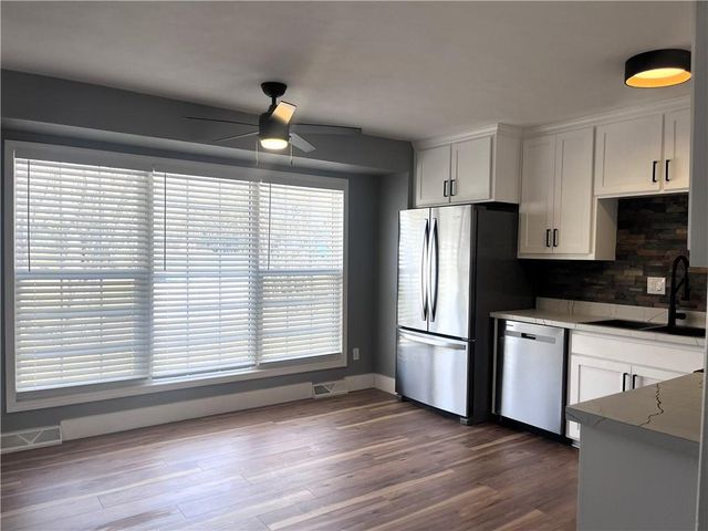 321 E Mason Street, Odessa, MO 64076