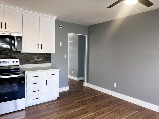 321 E Mason Street, Odessa, MO 64076