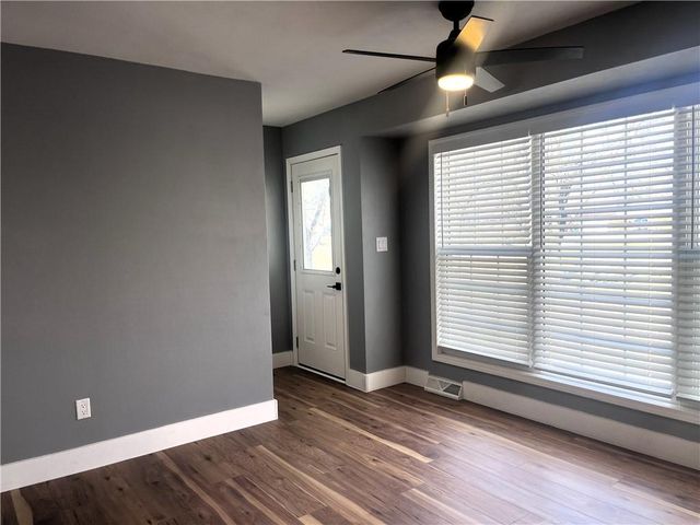 321 E Mason Street, Odessa, MO 64076