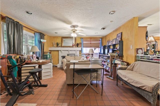 1522 Spring Hills Drive, Spring, TX 77386