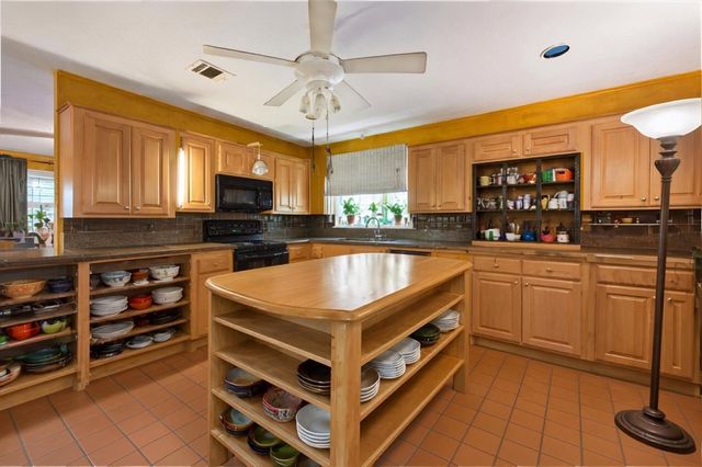 1522 Spring Hills Drive, Spring, TX 77386