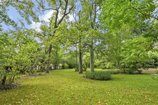 1522 Spring Hills Drive, Spring, TX 77386