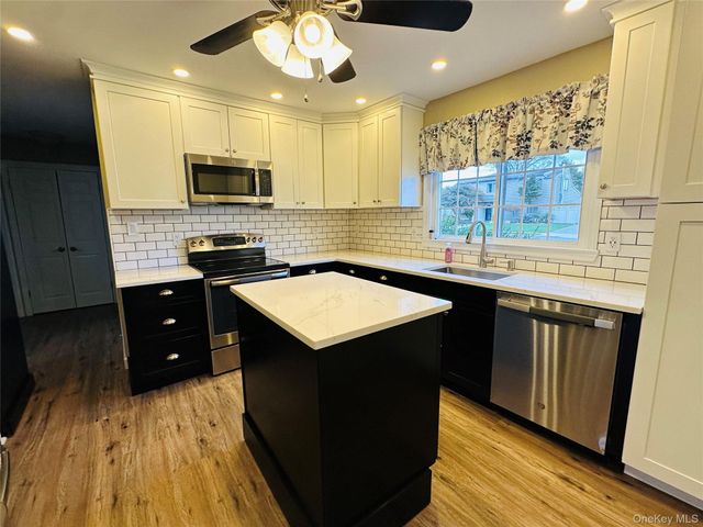 86 Shepherd Lane, Levittown, NY 11756