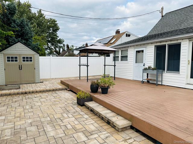 86 Shepherd Lane, Levittown, NY 11756