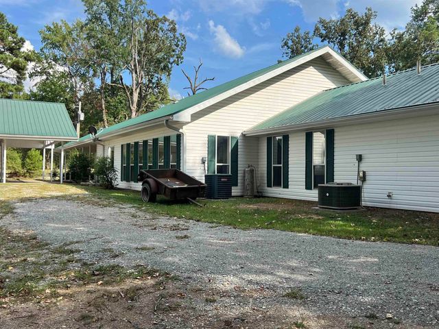 8611 Sulphur Springs, Pine Bluff, AR 71603