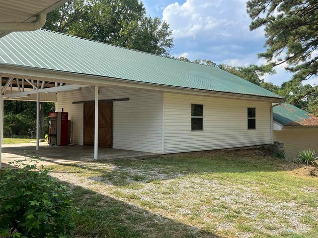 8611 Sulphur Springs, Pine Bluff, AR 71603