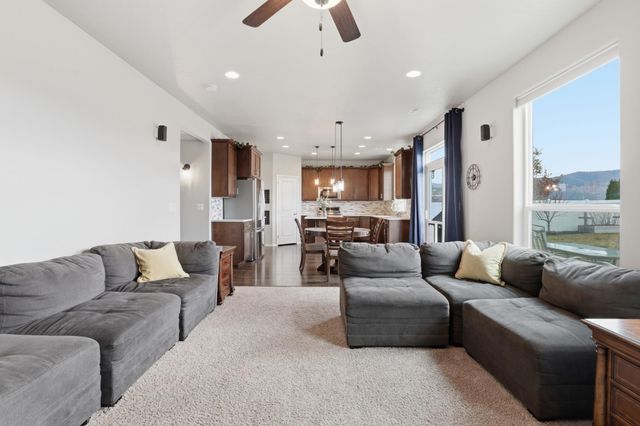 19108 E 15th Ave, Spokane Valley, WA 99016