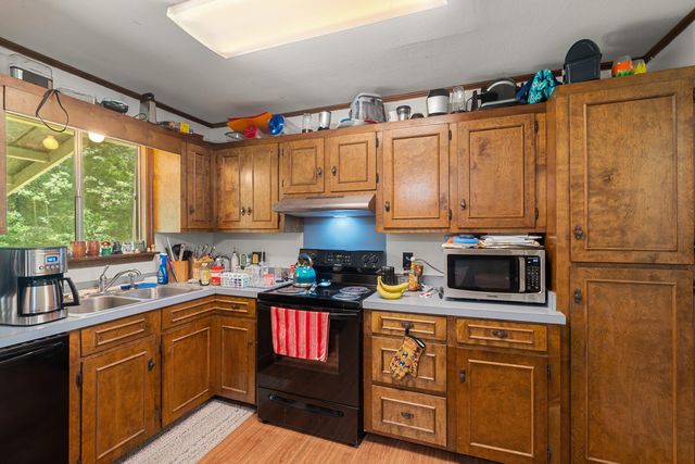 111 Victoria Dr., Hattiesburg, MS 39402