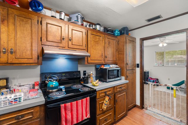 111 Victoria Dr., Hattiesburg, MS 39402