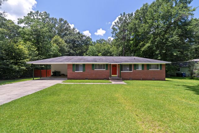 111 Victoria Dr., Hattiesburg, MS 39402