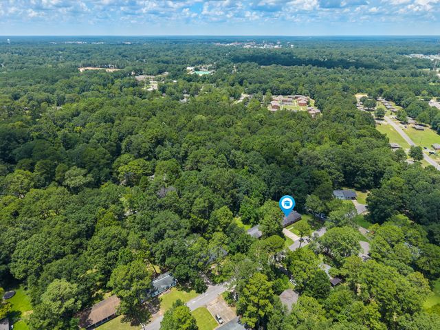 111 Victoria Dr., Hattiesburg, MS 39402