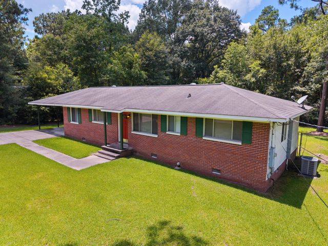 111 Victoria Dr., Hattiesburg, MS 39402