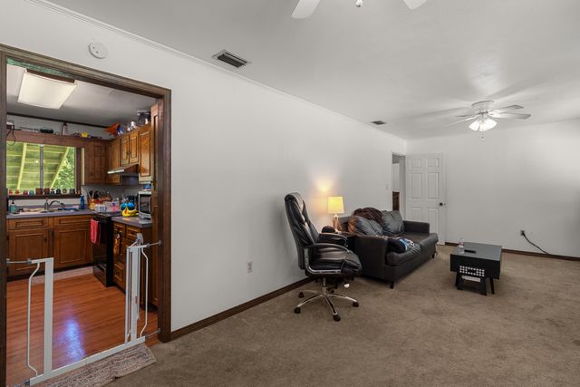 111 Victoria Dr., Hattiesburg, MS 39402