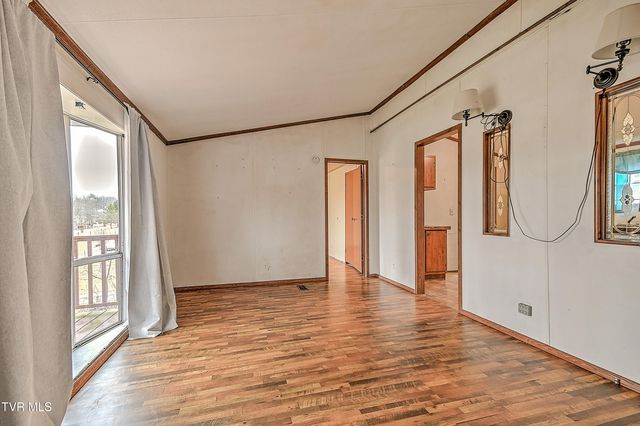 549 Pleasant Grove Road, Bluff City, TN 37618