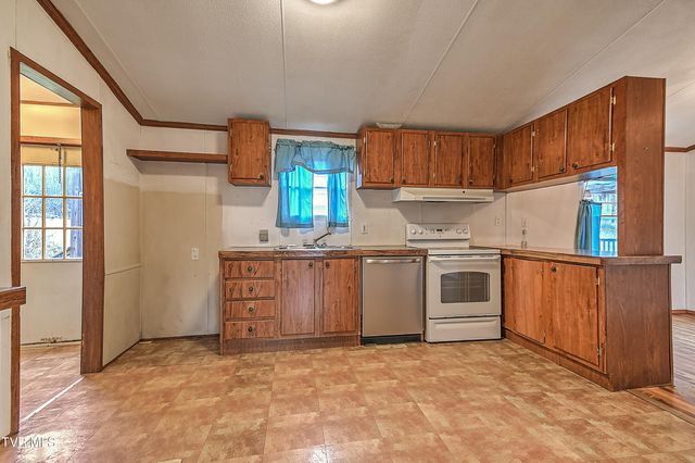 549 Pleasant Grove Road, Bluff City, TN 37618