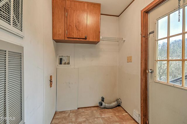 549 Pleasant Grove Road, Bluff City, TN 37618