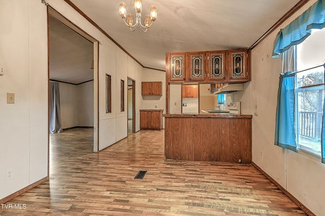 549 Pleasant Grove Road, Bluff City, TN 37618