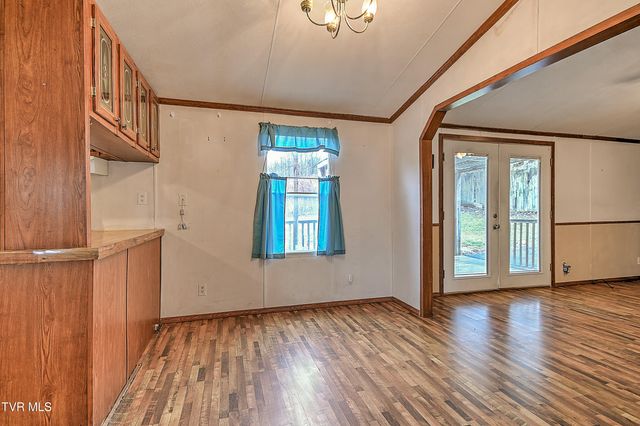 549 Pleasant Grove Road, Bluff City, TN 37618