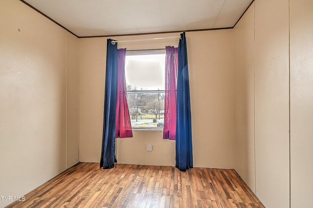 549 Pleasant Grove Road, Bluff City, TN 37618