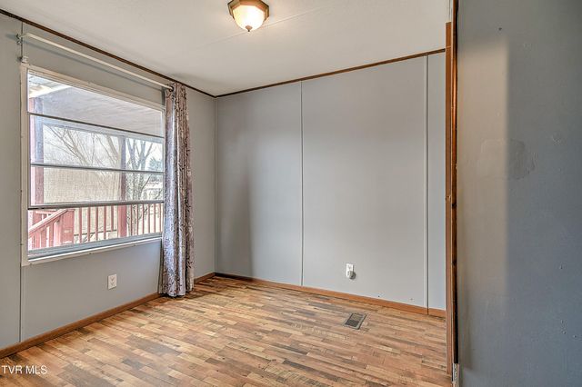 549 Pleasant Grove Road, Bluff City, TN 37618