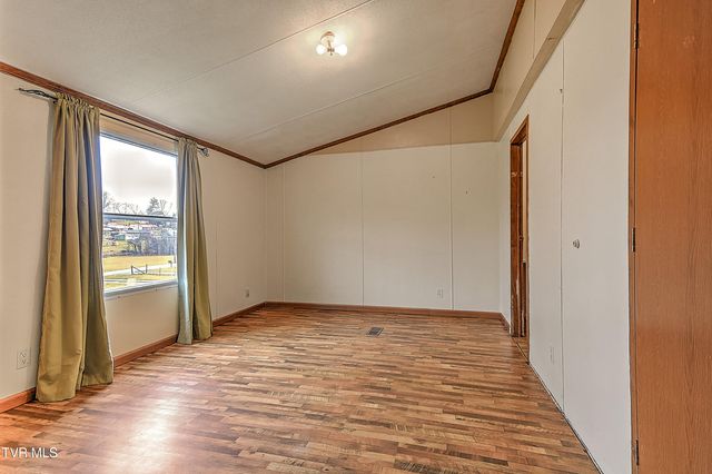 549 Pleasant Grove Road, Bluff City, TN 37618