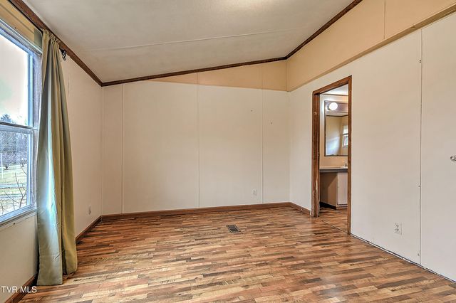 549 Pleasant Grove Road, Bluff City, TN 37618