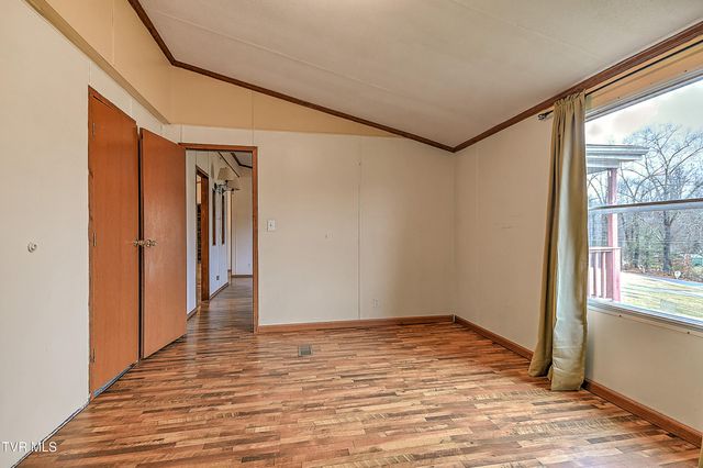 549 Pleasant Grove Road, Bluff City, TN 37618