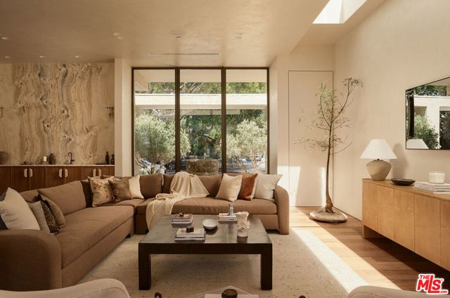 4333 Vinton Avenue, Culver City, CA 90232