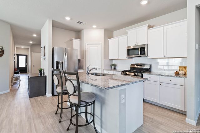 9611 Morgans Mills, San Antonio, TX 78254