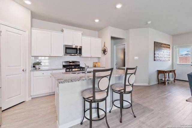 9611 Morgans Mills, San Antonio, TX 78254