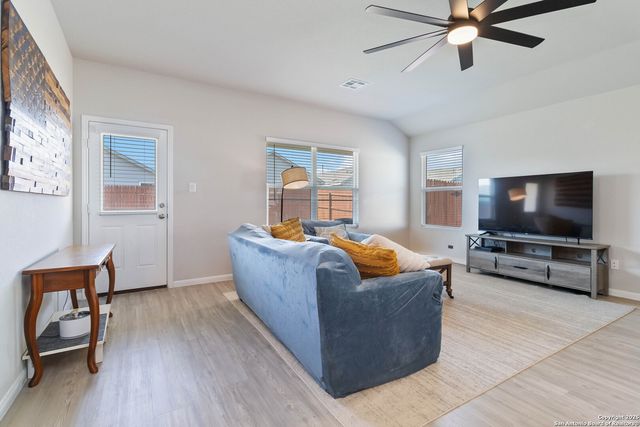 9611 Morgans Mills, San Antonio, TX 78254