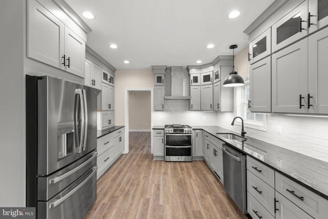 220 LAKELAND CIR, Middletown, VA 22645