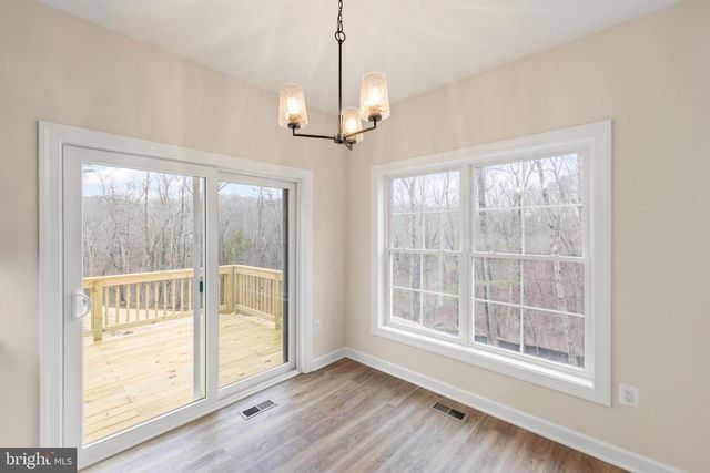 220 LAKELAND CIR, Middletown, VA 22645