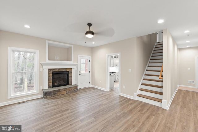 220 LAKELAND CIR, Middletown, VA 22645