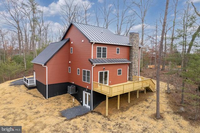 220 LAKELAND CIR, Middletown, VA 22645