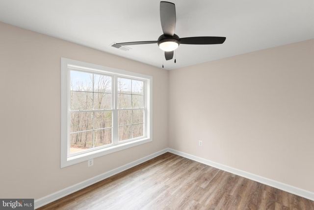 220 LAKELAND CIR, Middletown, VA 22645