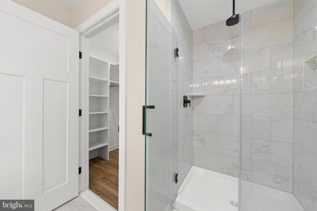 220 LAKELAND CIR, Middletown, VA 22645