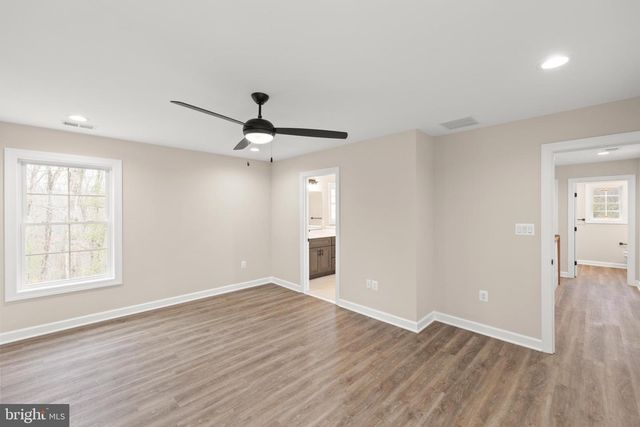 220 LAKELAND CIR, Middletown, VA 22645