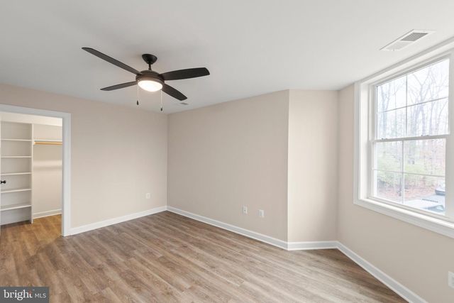 220 LAKELAND CIR, Middletown, VA 22645