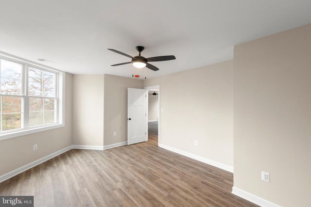 220 LAKELAND CIR, Middletown, VA 22645