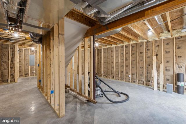 220 LAKELAND CIR, Middletown, VA 22645