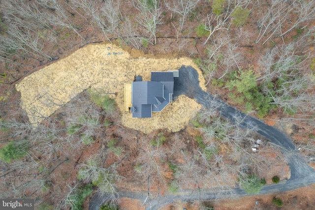 220 LAKELAND CIR, Middletown, VA 22645