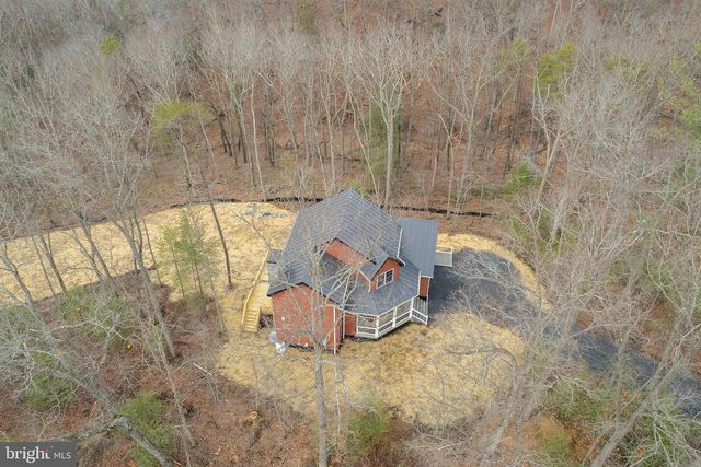 220 LAKELAND CIR, Middletown, VA 22645