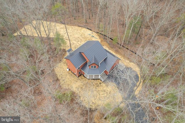 220 LAKELAND CIR, Middletown, VA 22645