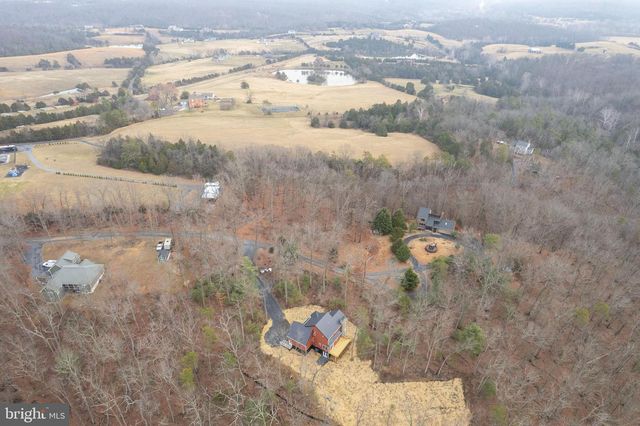 220 LAKELAND CIR, Middletown, VA 22645