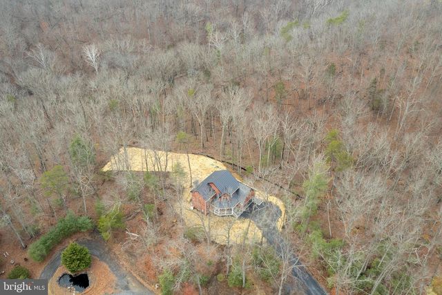 220 LAKELAND CIR, Middletown, VA 22645